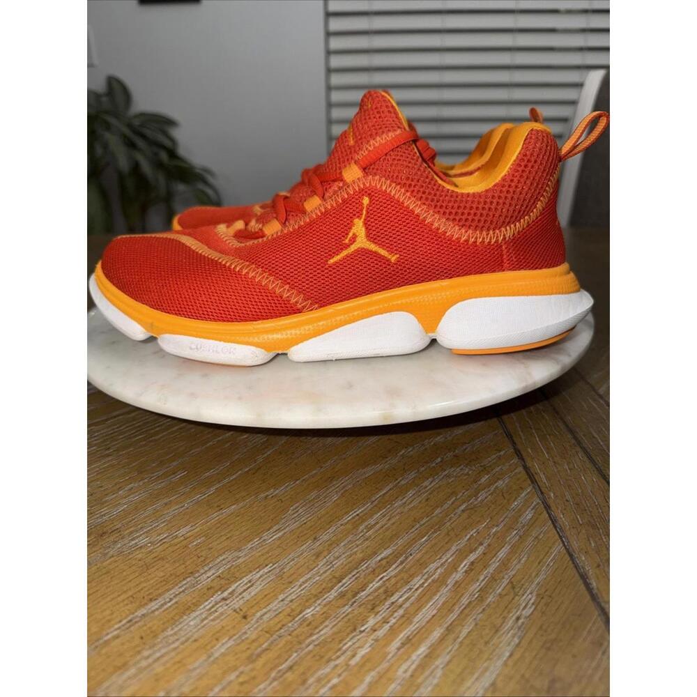 2012 Nike~JORDAN RCVR~487117-801~Team Orange/Vivid Orange/White Size 8